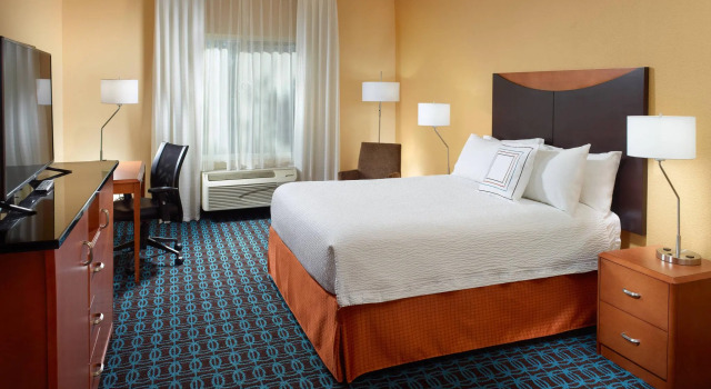 Двухместный номер Standard Fairfield Inn & Suites Clarksville
