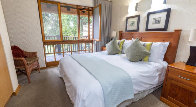 Legend Safaris - Kruger Park Lodge 257B, Забронировать Отель Отели Хейзивью 4 звезды, рядом с Kruger Park Lodge Golf Club, 4*