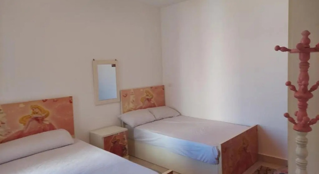 Amwaj North coast chalet in 1st floor families only, Boek Chalet Hotels in North Coast met parkeren, Parkeren