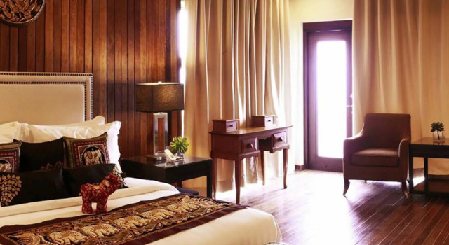 The Oriental Luxury Suites Tagaytay, Book Bed and Breakfast Hotels in Alfonso with Parking, Parking