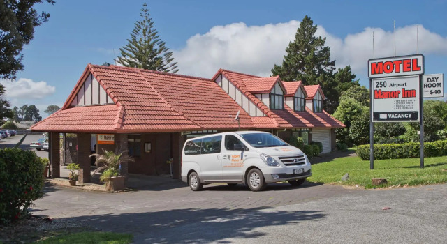 Номер Standard Airport Manor Inn