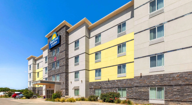 Days Inn & Suites by Wyndham Lubbock Medical Center, Varaa Hotelli Lubbock Texas