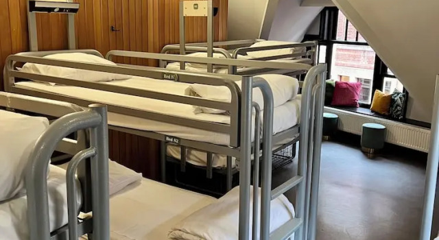 Кровать в общем номере (женский номер) Durty Nellys Inn