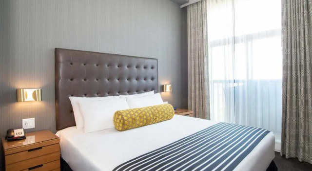 Люкс Standard Sandman Hotel Hamilton