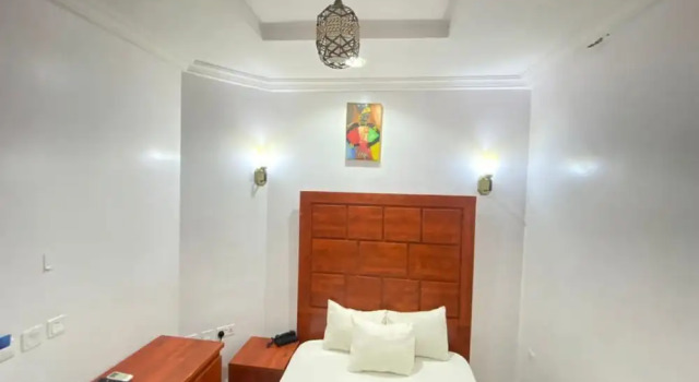 Bintoo Hotel Limited, Rezervovat Hotel Shagamu 