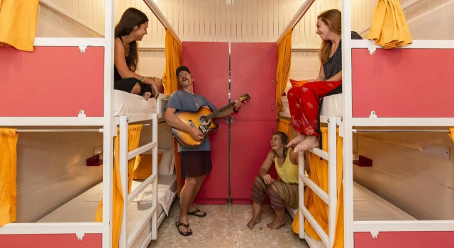 Кровать в общем номере (женский номер) Madpackers Amritsar - Hostel