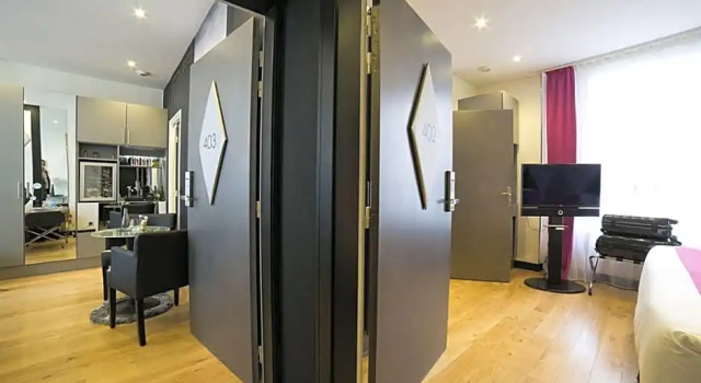 Номер Connecting LEmpire Paris - Louvre
