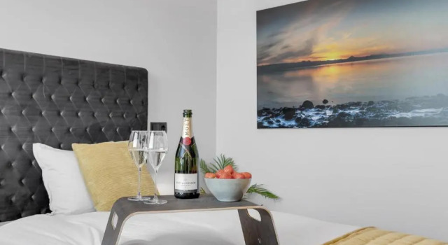 Апартаменты c 1 комнатой ALVA Apartments