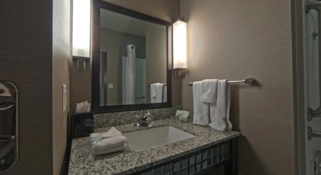 Четырёхместный номер Standard Holiday Inn & Suites San Antonio Northwest by IHG