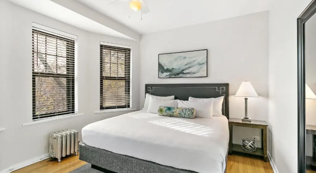 Lit & Trendy 1-Bedroom Apt in the Iconic Hyde Park, Varaa Hotelli Hyde Park 