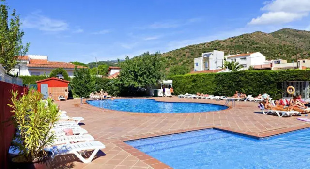 Camping Sant Miquel, Забронировать Кемпинг Отели Колеров с парковкой, Парковка