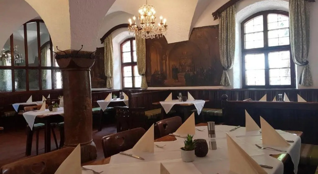 Schlosstaverne, Book Hotel Braunau am Inn 