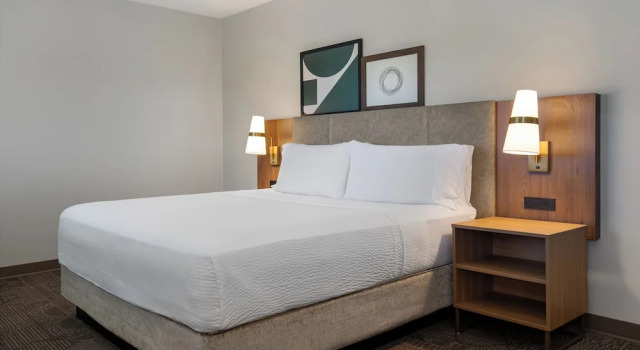 Двухместный люкс Staybridge Suites St Catharines Conf Ctr by IHG