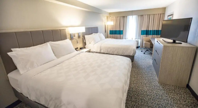 Четырёхместный номер Standard Holiday Inn Knoxville N - Merchant Drive by IHG