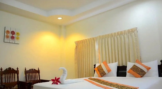 Полулюкс Submukda Phoomplace Hotel