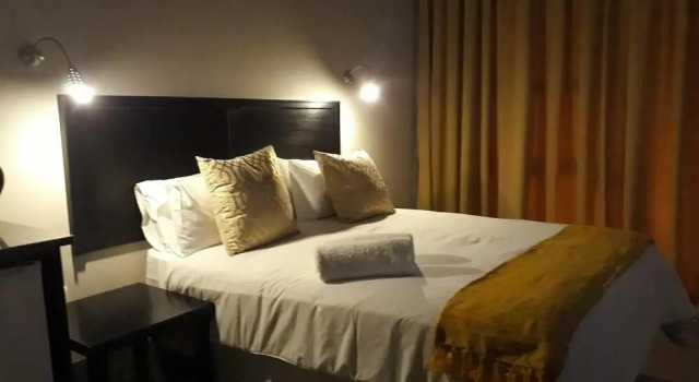 The Willow Tree Guest House, Reservar Casa de hóspedes Klerksdorp North West