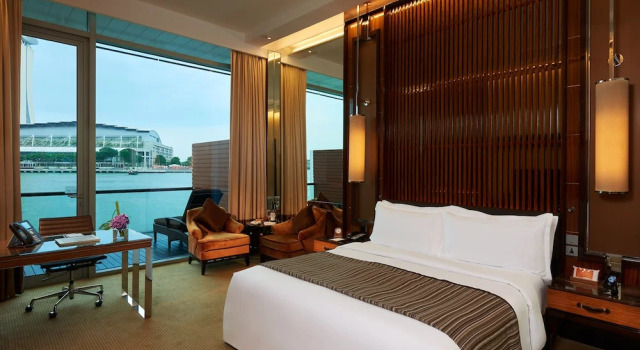 Двухместный номер Premier с видом на залив The Fullerton Bay Hotel Singapore