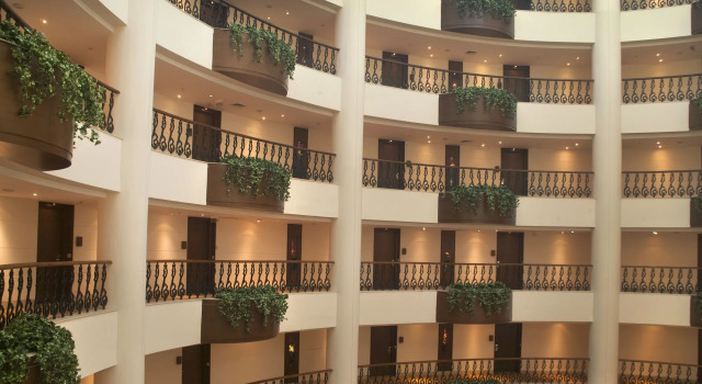 Savoy Suites Greater Noida, Забронировать Отель Бизнес-отели Грейтер-Нойда, 4* 5*
