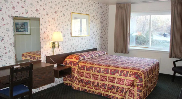 Семейный люкс Lava Spa Motel & RV