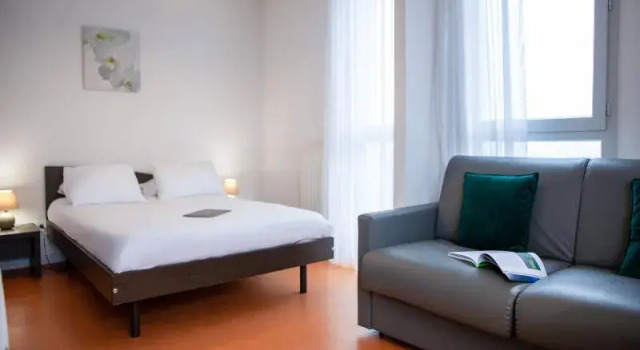 Четырёхместный номер Standard с балконом Comfort Aparthotel Besancon Hauts du Chazal