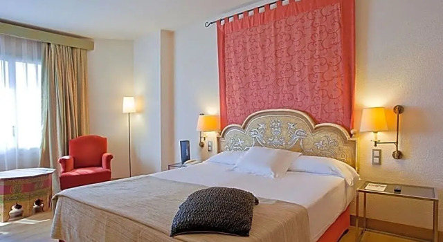 Трёхместный номер Standard Hesperia Sevilla