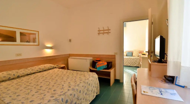 Четырёхместный номер Standard Hotel Aurora