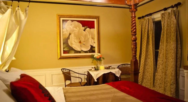 Park Place B&B, Забронировать Отель «постель и завтрак» Отели Ниагара Фолс с парковкой, рядом с Крытый аквапарк Фоллсвью, Парковка