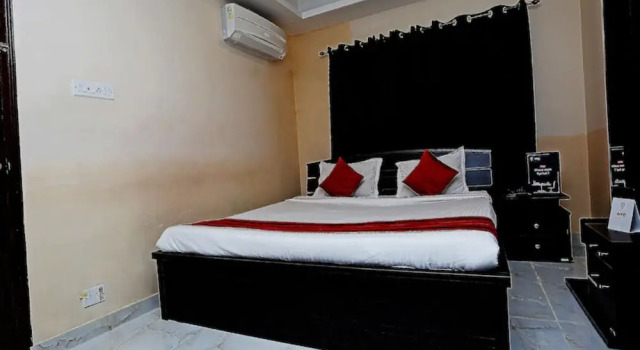 Двухместный номер Deluxe с видом на город Goroomgo White Palace Hotel & Resort New Alipore Kolkata