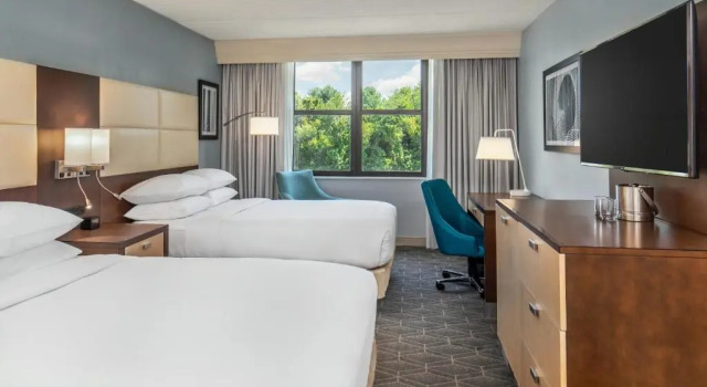 Четырёхместный полулюкс DoubleTree by Hilton Columbia