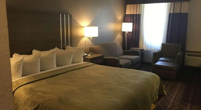 Люкс SureStay Plus by Best Western Edmond