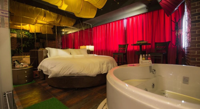 Love Of Swan Theme Hotel, Buchen Sie Hotel 3-Sterne-Hotels in Chongqing, 3*