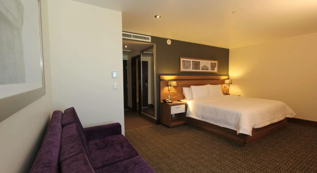 Hampton Inn by Hilton Leon, Забронировать Отель Леон Гуанахуато