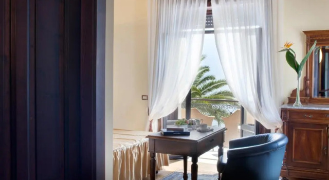 Двухместный номер Superior с балконом и с видом на озеро Hotel Villa Giulia