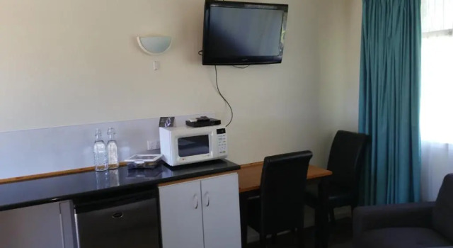 Двухместный номер Standard Kaniva Midway Motel
