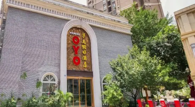 Yibin Peninsula Holiday Inn (Rhine Spring Commercial Center), Prenota Hotel Yibin Sichuan