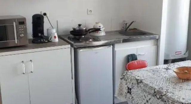 Quimper : studio de 27m2 avec petite chambre a 5 min a pied du centre ville, Rezerwuj Hotel Quimper 