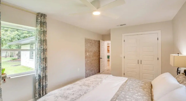 Away in Paris Retreat w/ Workspace, 2 Mi to Dtwn, Réserver Hôtel Paris Texas