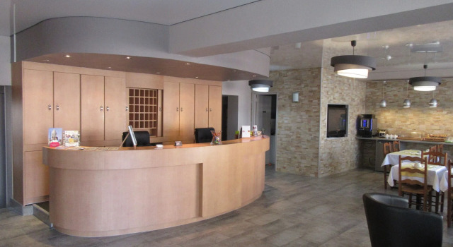 Contact Hotel de France, Prenota Hotel Saintes Charente Marittima