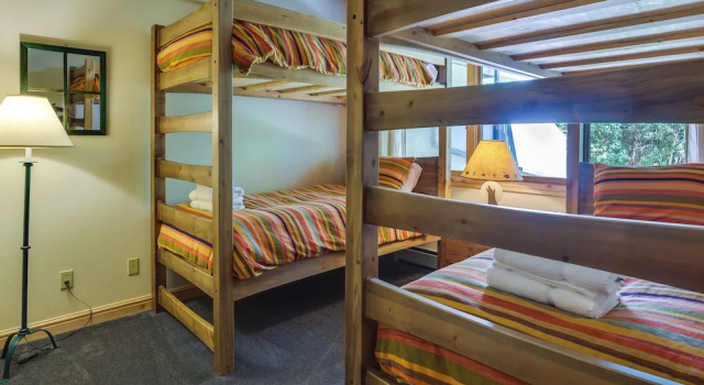Апартаменты Walk to Ski Lifts: Townhome w/ Hot Tub in Keystone