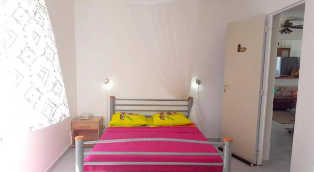 Maison de 2 chambres avec vue sur la mer jardin clos et wifi a Vieux Habitants a 2 km de la plage, Rezervasyon Otel Baillif Basse-Terre