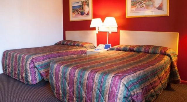 Четырёхместный номер Standard Scottish Inn Downtown Jacksonville