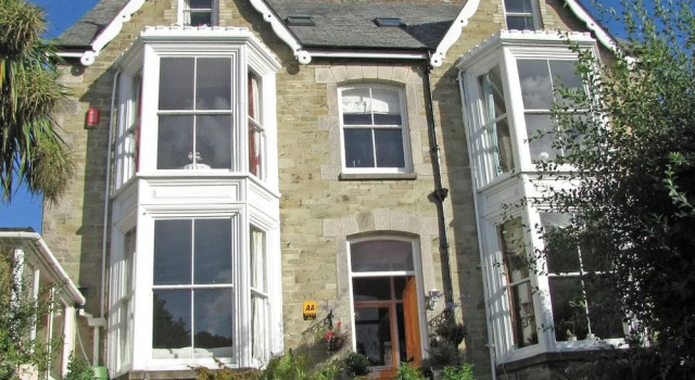 Cliftons Guest House