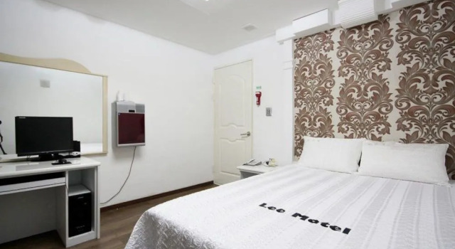 Lee Motel