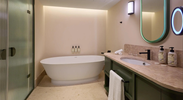Номер Premium DUO Hotel Lisbon, Curio Collection by Hilton