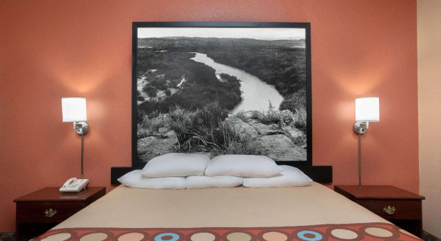 Номер Deluxe Super 8 by Wyndham Bastrop TX