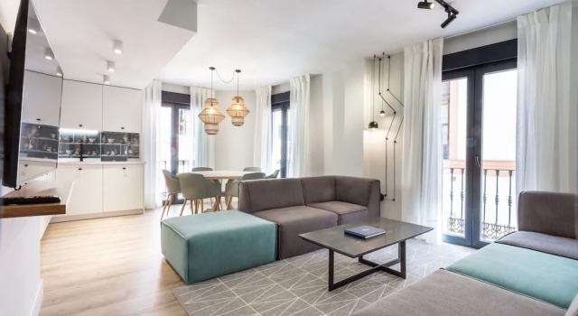 Апартаменты Presidential с балконом ELEVEN Apartments Real de la Carretería, by Homing U