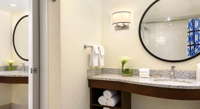 Номер Guest Renaissance Boston Seaport District
