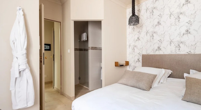 Une âme à Nîmes : La Suite, Rezervasyon Daire Gard daireler, Daire