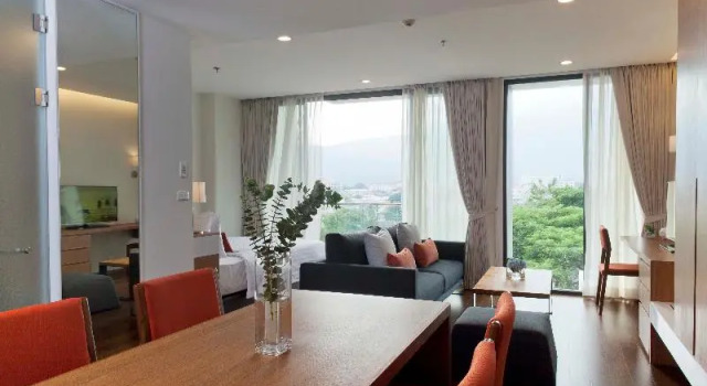 Двухместный номер Standard с балконом Eastin Tan Hotel Chiang Mai