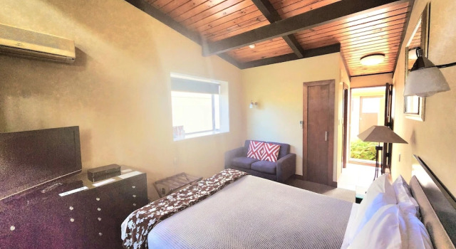Студия Oasis Beach Motel
